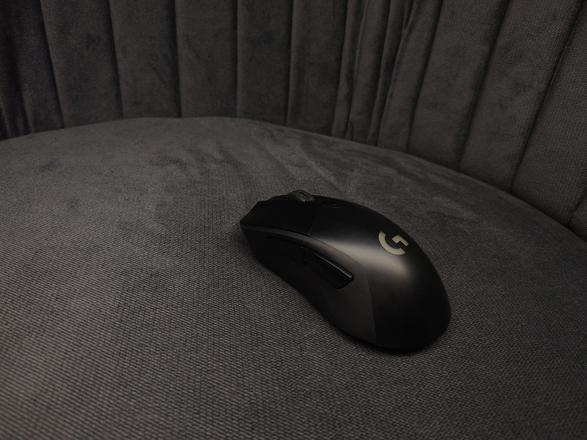 Logitech G703 Lightspeed Wireless Gaming Mouse - Image 2