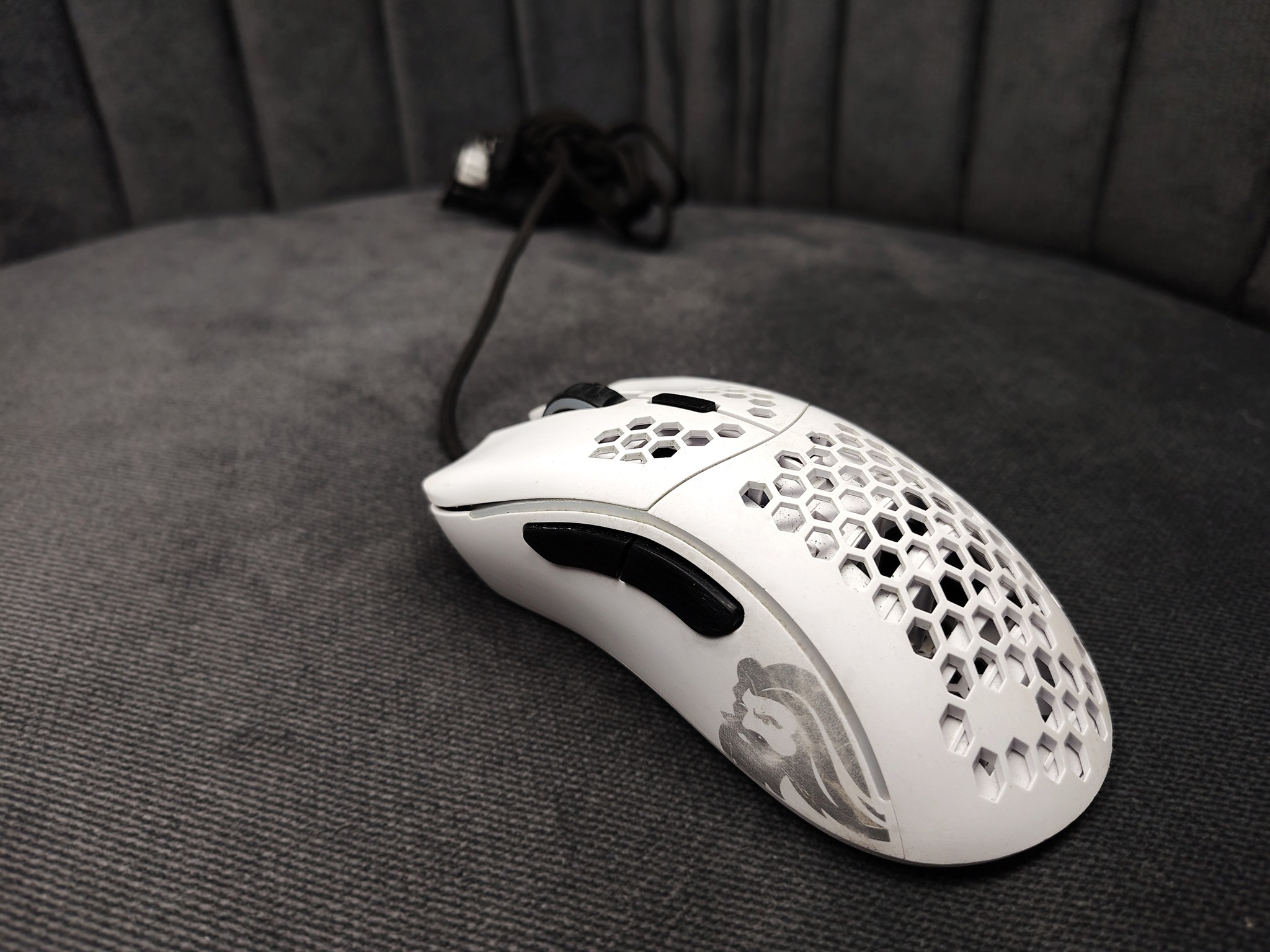Glorious Model D-(Minus) Gaming Mouse, Matte White - Image 2