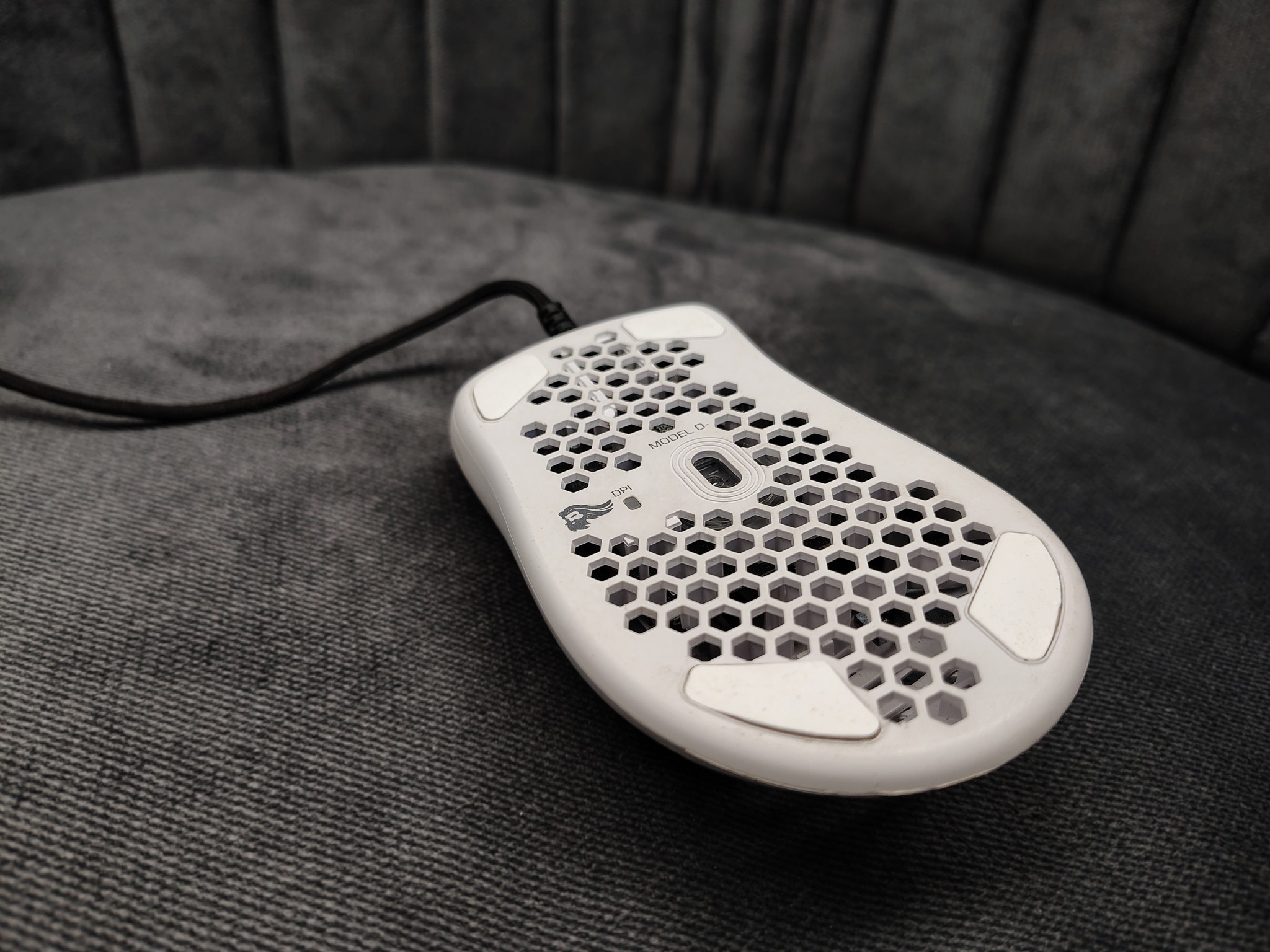 Glorious Model D-(Minus) Gaming Mouse, Matte White - Image 5
