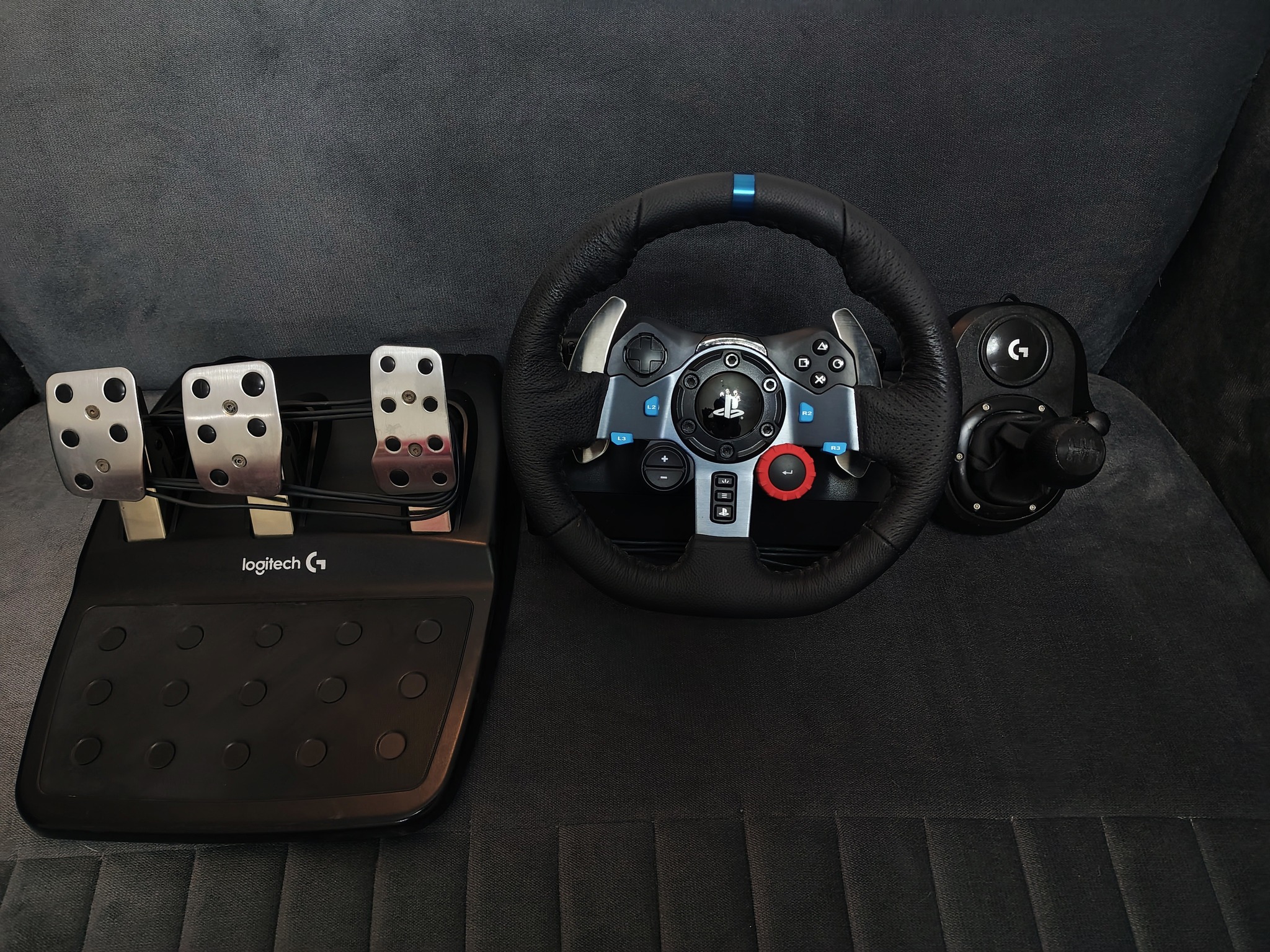 Logitech Driving Force G29 Gaming Racing Wheel with Shifter