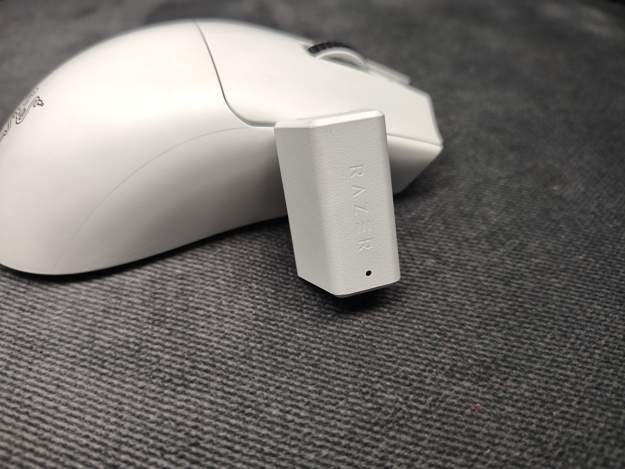 Razer Viper V3 Pro Wireless Gaming Mouse (White) - Image 11