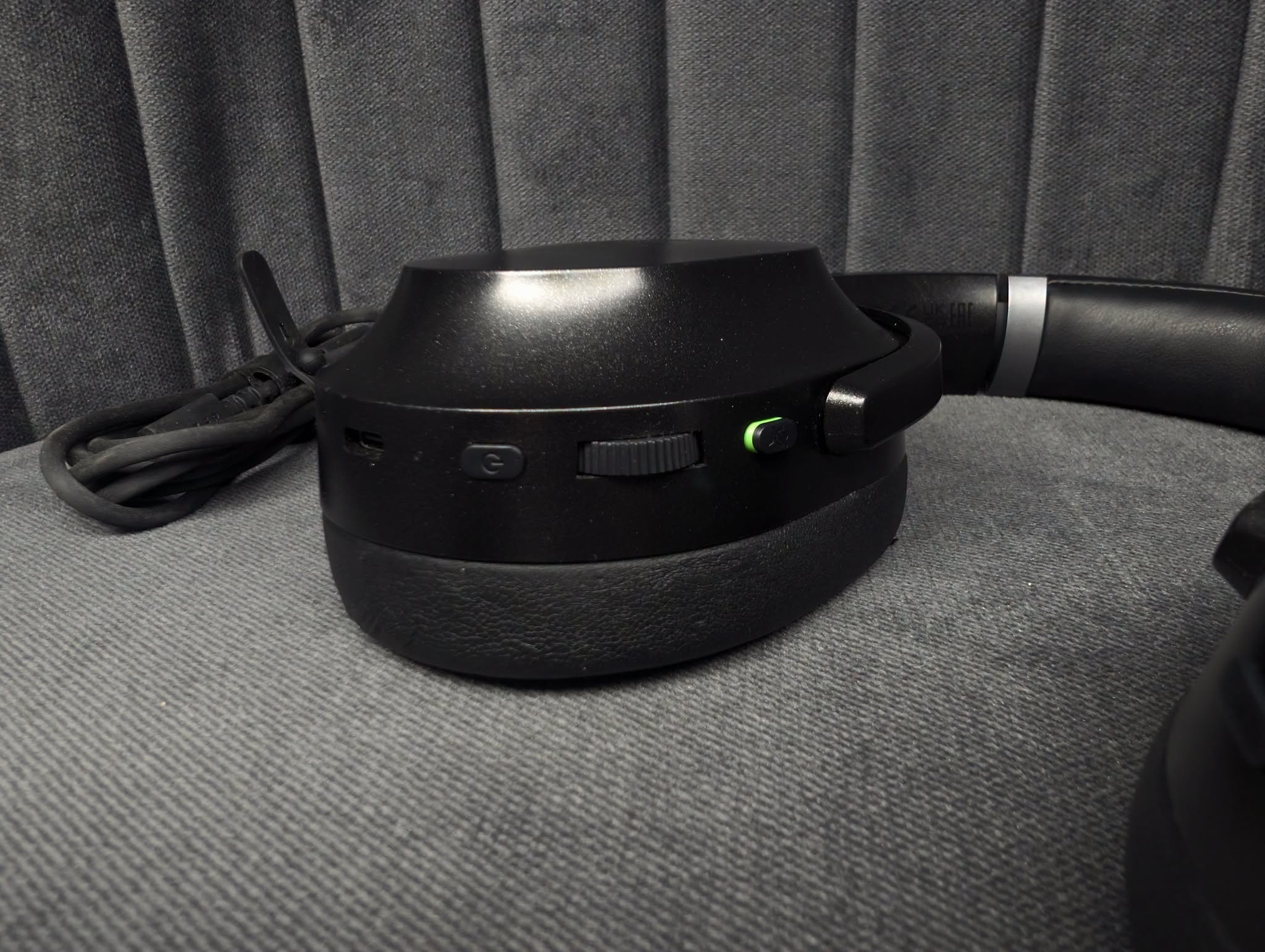 Razer Barracuda Pro Wireless Gaming Active Noice Cancelling Headset - Image 5