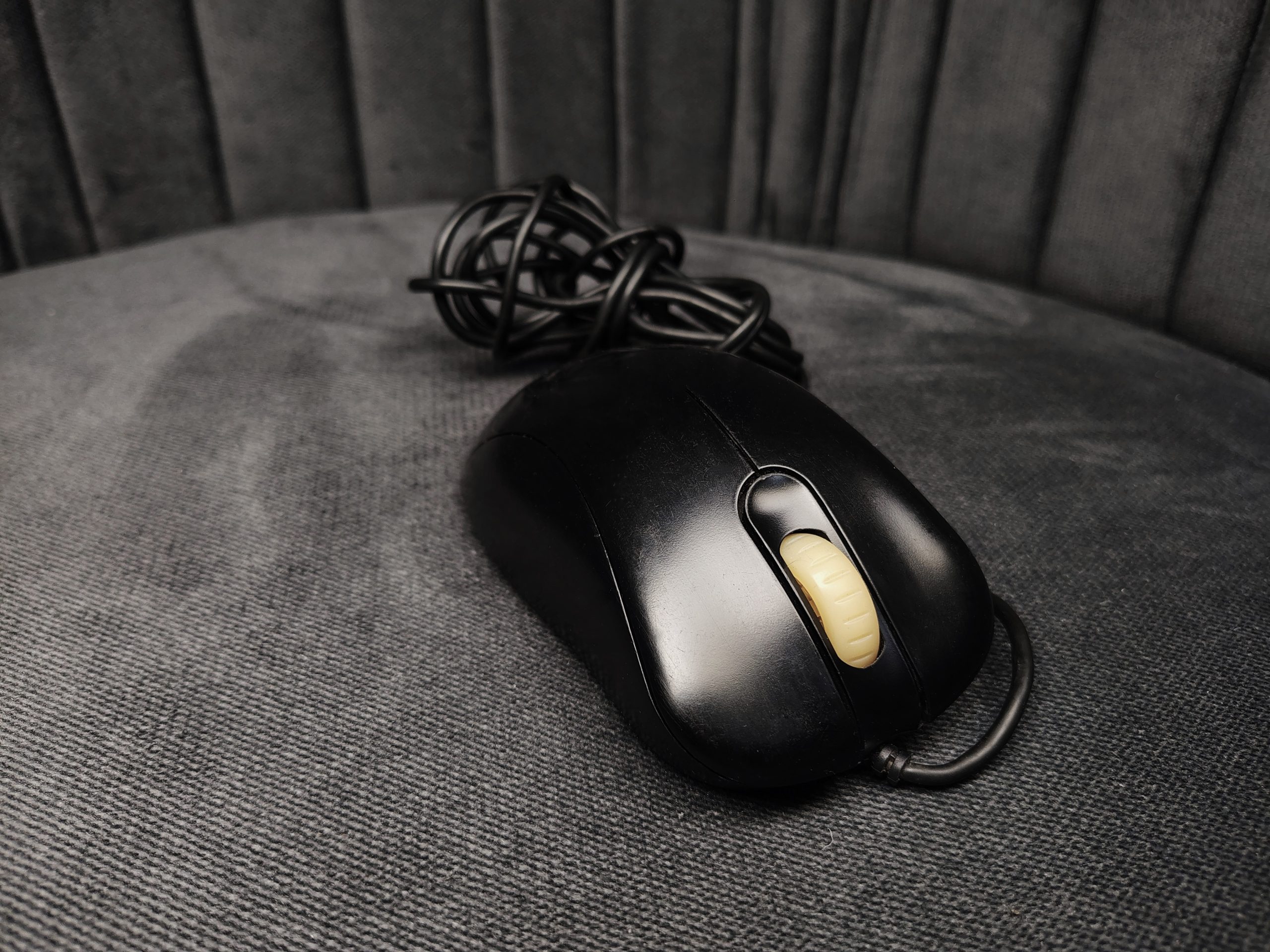 BenQ Zowie Ec1-A Ergonomic Gaming Mouse For Esports - Image 4