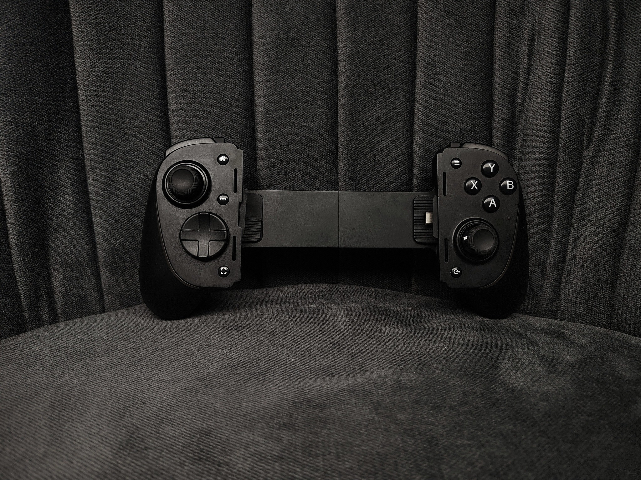 Razer Kishi Ultra RGB Gaming Controller for Android/iPhone 15 & 16 Series