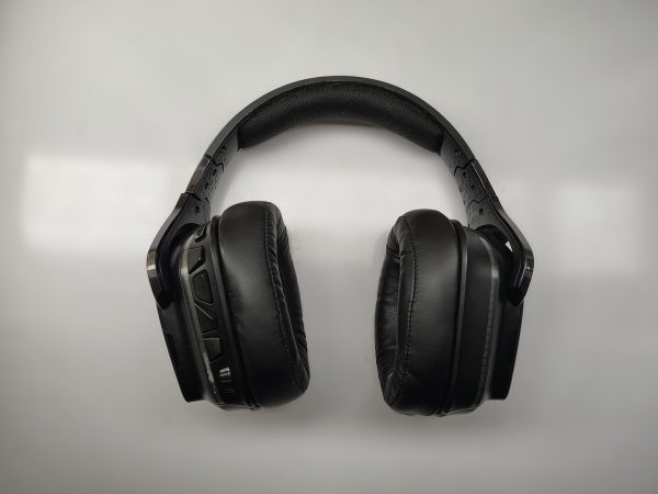 Logitech G933 Artemis Spectrum Wireless RGB 7.1 Surround Sound Gaming Headset