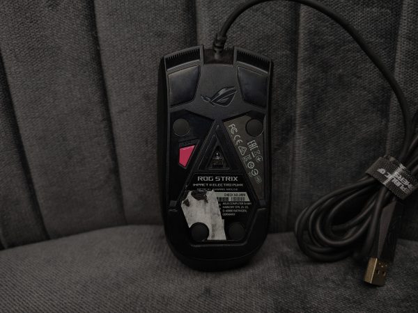 ASUS ROG Strix Impact II Electro Punk Edition Gaming Mouse - Image 4