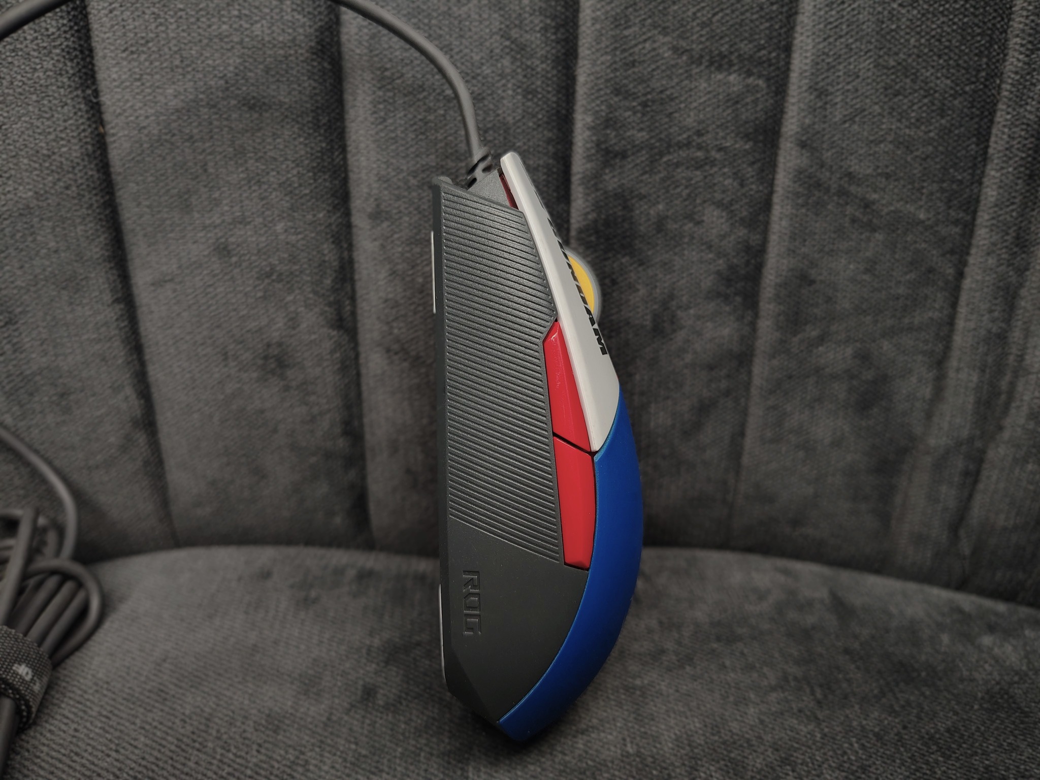 ASUS ROG Strix Impact II Gundam Edition Gaming Mouse - Image 2
