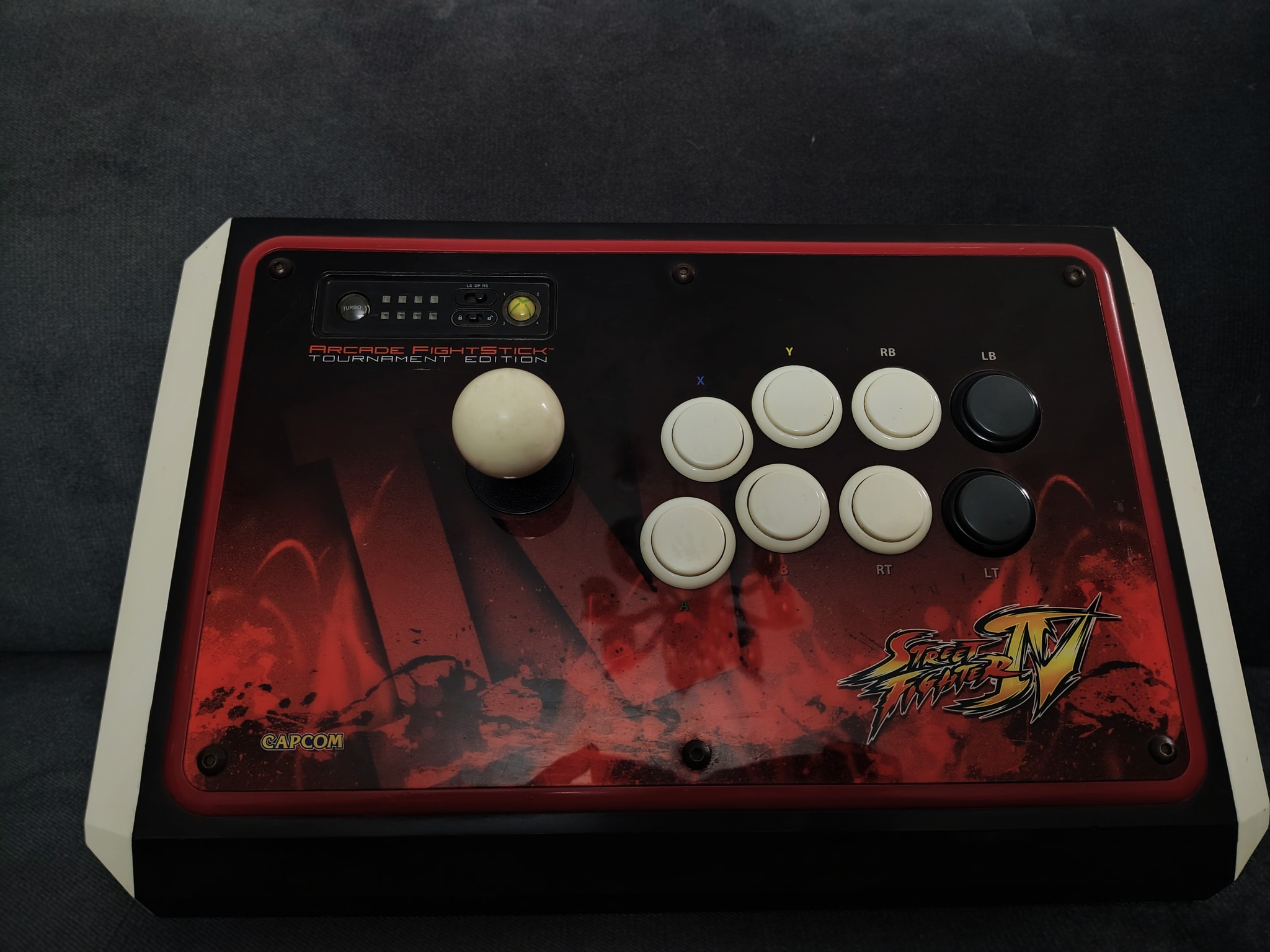 Mad Catz Street Fighter IV Arcade FightStick Tournament Edition