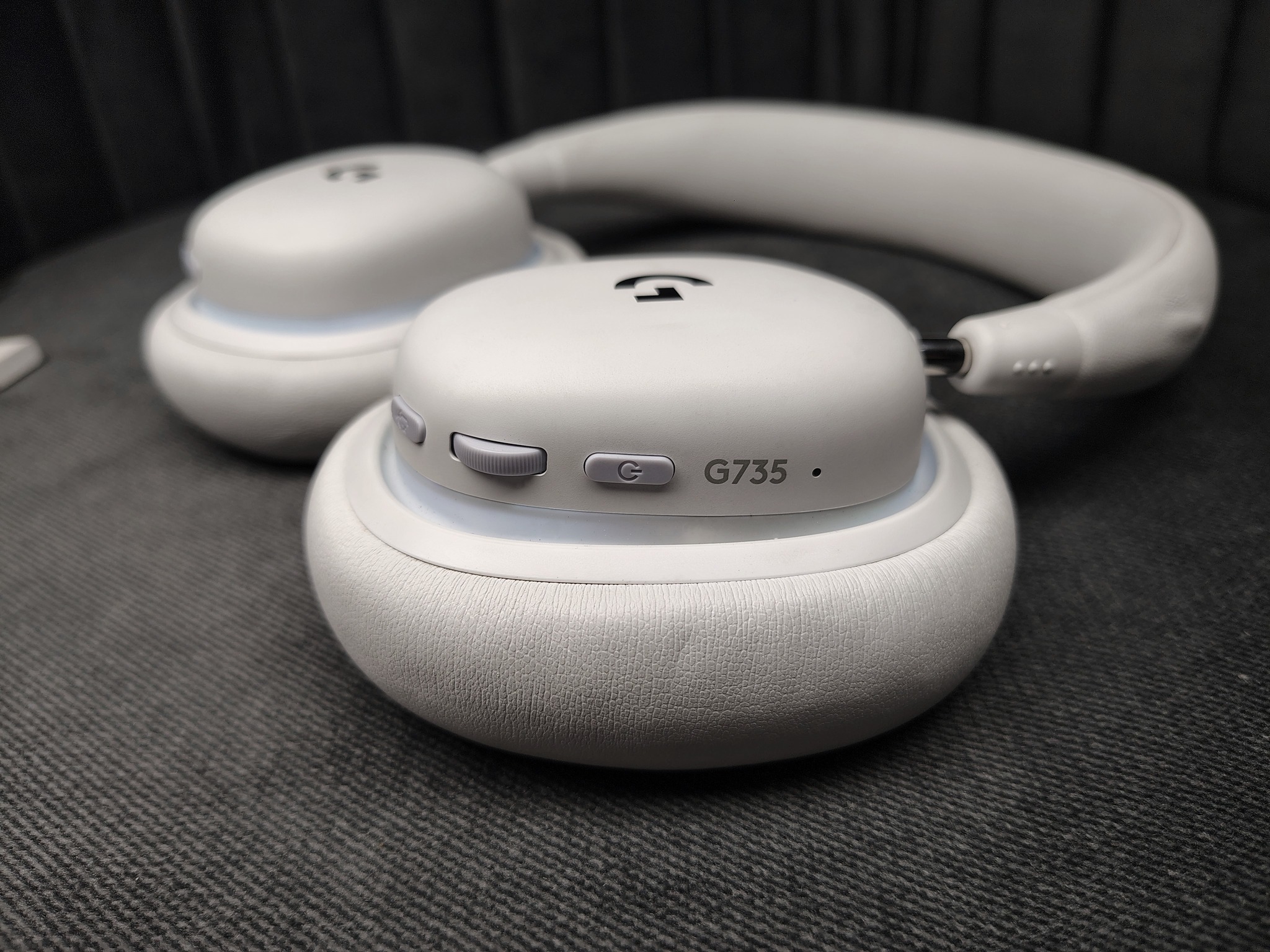 Logitech G735 Wireless And Bluetooth Gaming Headset - Image 3