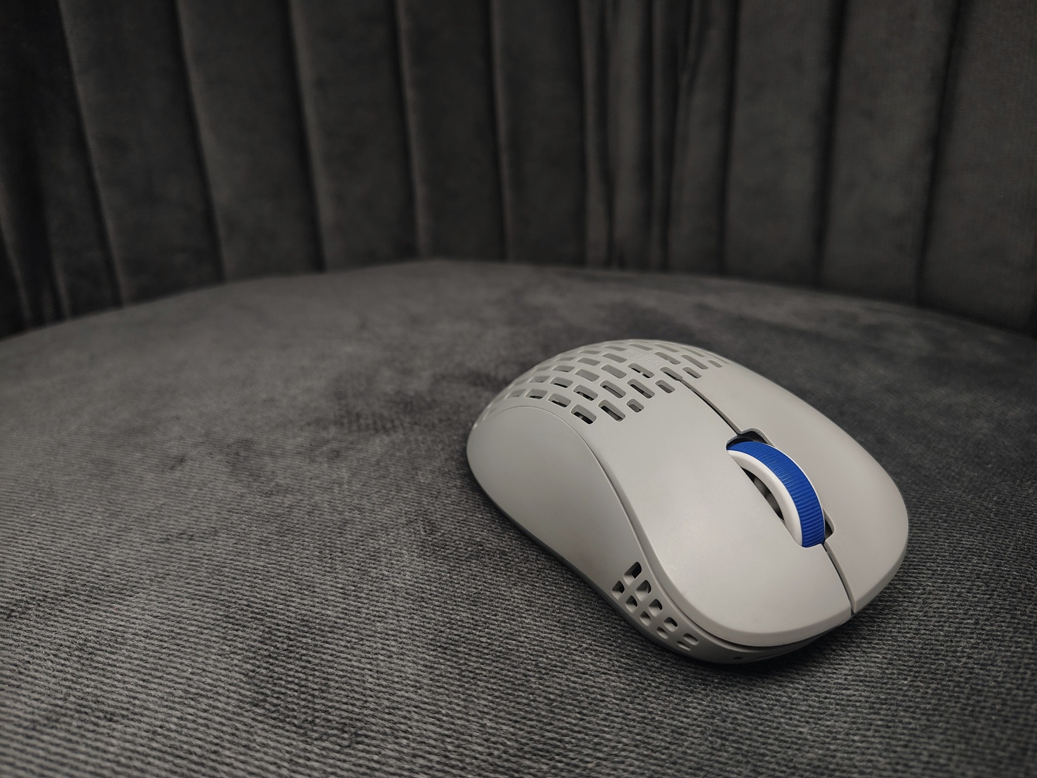 Pulsar Xlite V2 Mini (Size 1) Super Light Gaming Mouse - Image 5