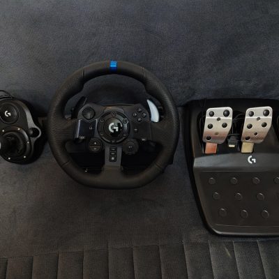 Logitech G923 TrueForce Racing Wheel and Pedals With Logitech Shifter