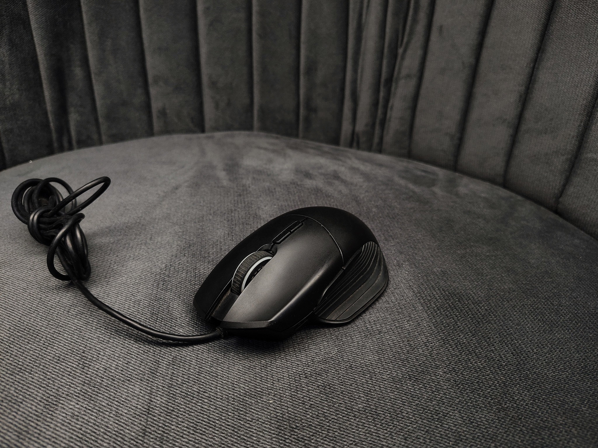 Razer Basilisk RGB Gaming Mouse - Image 5