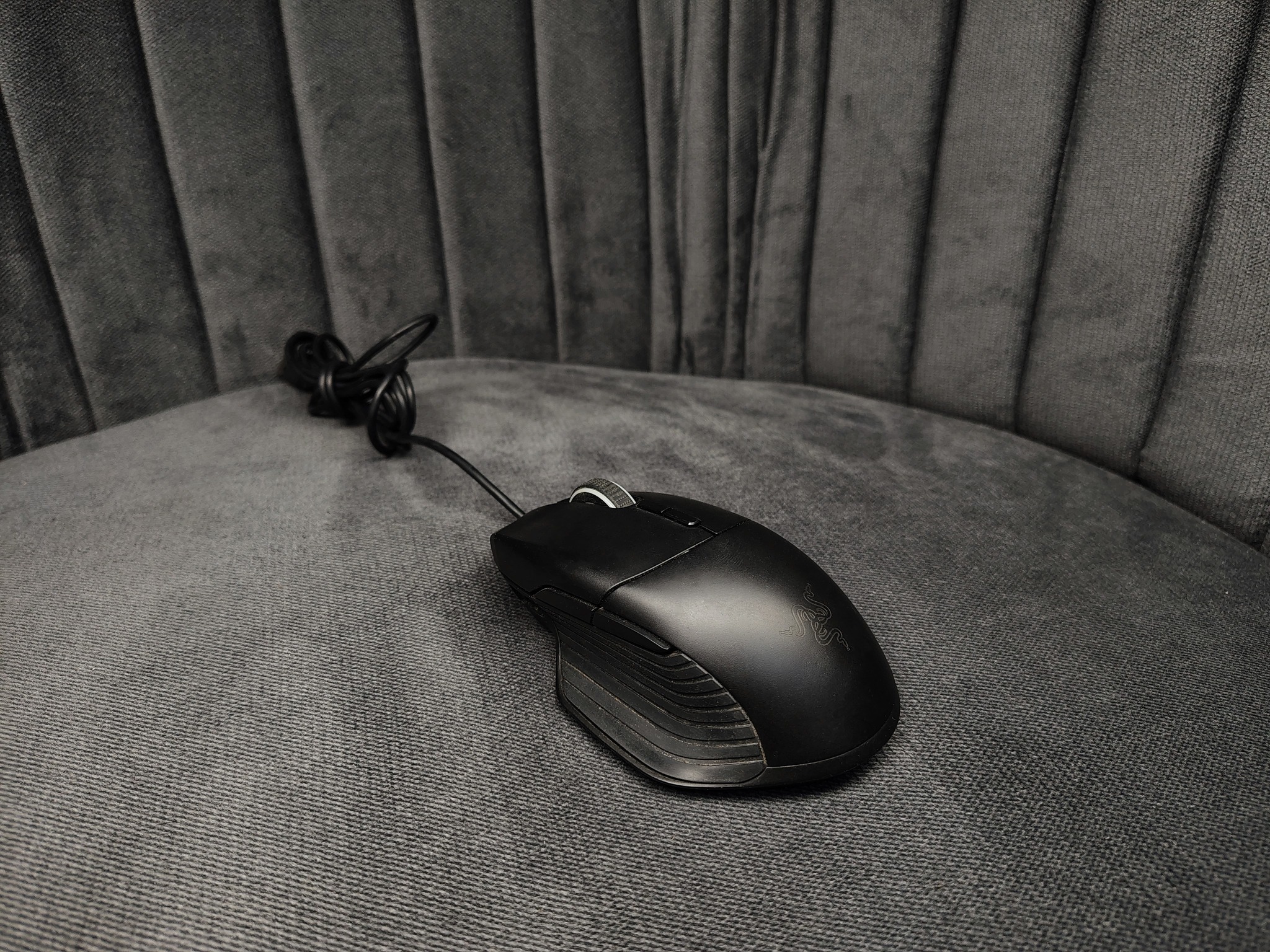 Razer Basilisk RGB Gaming Mouse - Image 2