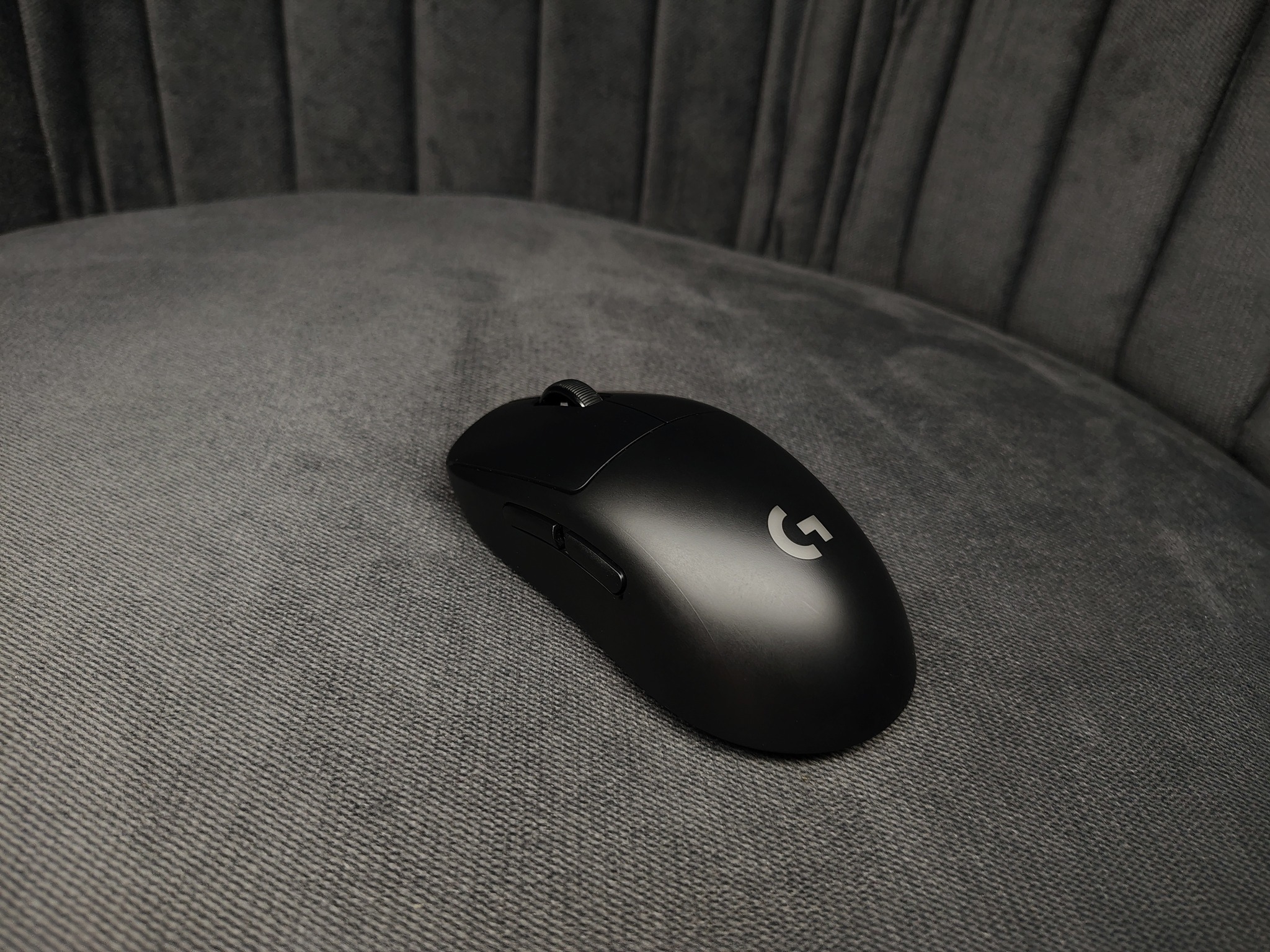 Logitech G PRO 2 Lightspeed Wireless Gaming Mouse (Black) - Image 2