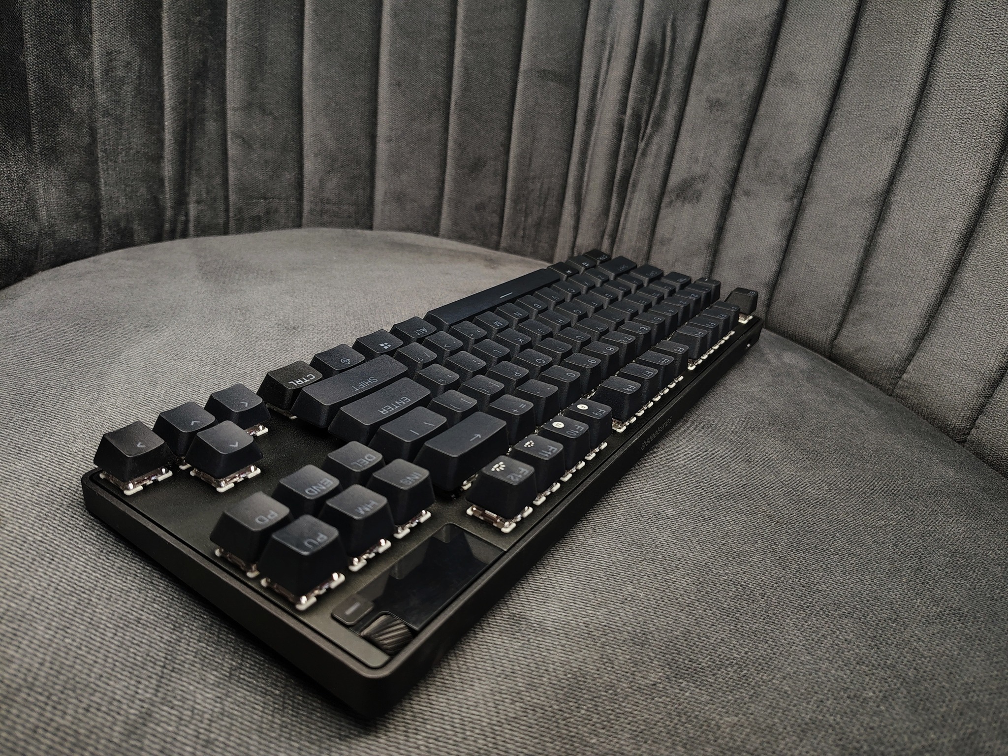 SteelSeries Apex Pro TKL Gen 3 Gaming Keyboard (OmniPoint 3.0 HyperMagnetic Switches) - Image 6