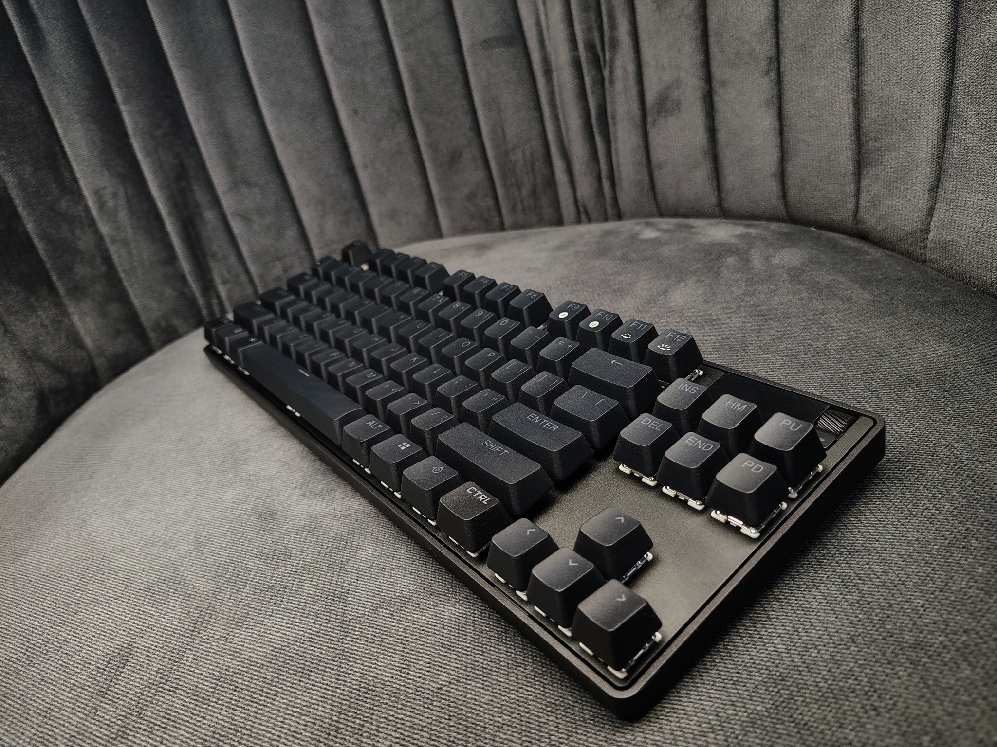 SteelSeries Apex Pro TKL Gen 3 Gaming Keyboard (OmniPoint 3.0 HyperMagnetic Switches) - Image 4