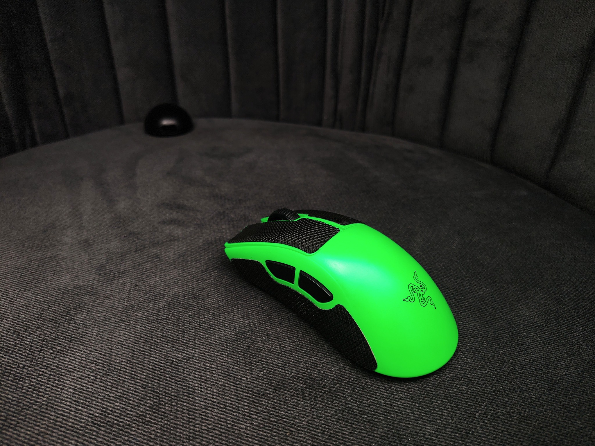 Razer DeathAdder V4 Pro Wireless Gaming Mouse (Green) - Image 2