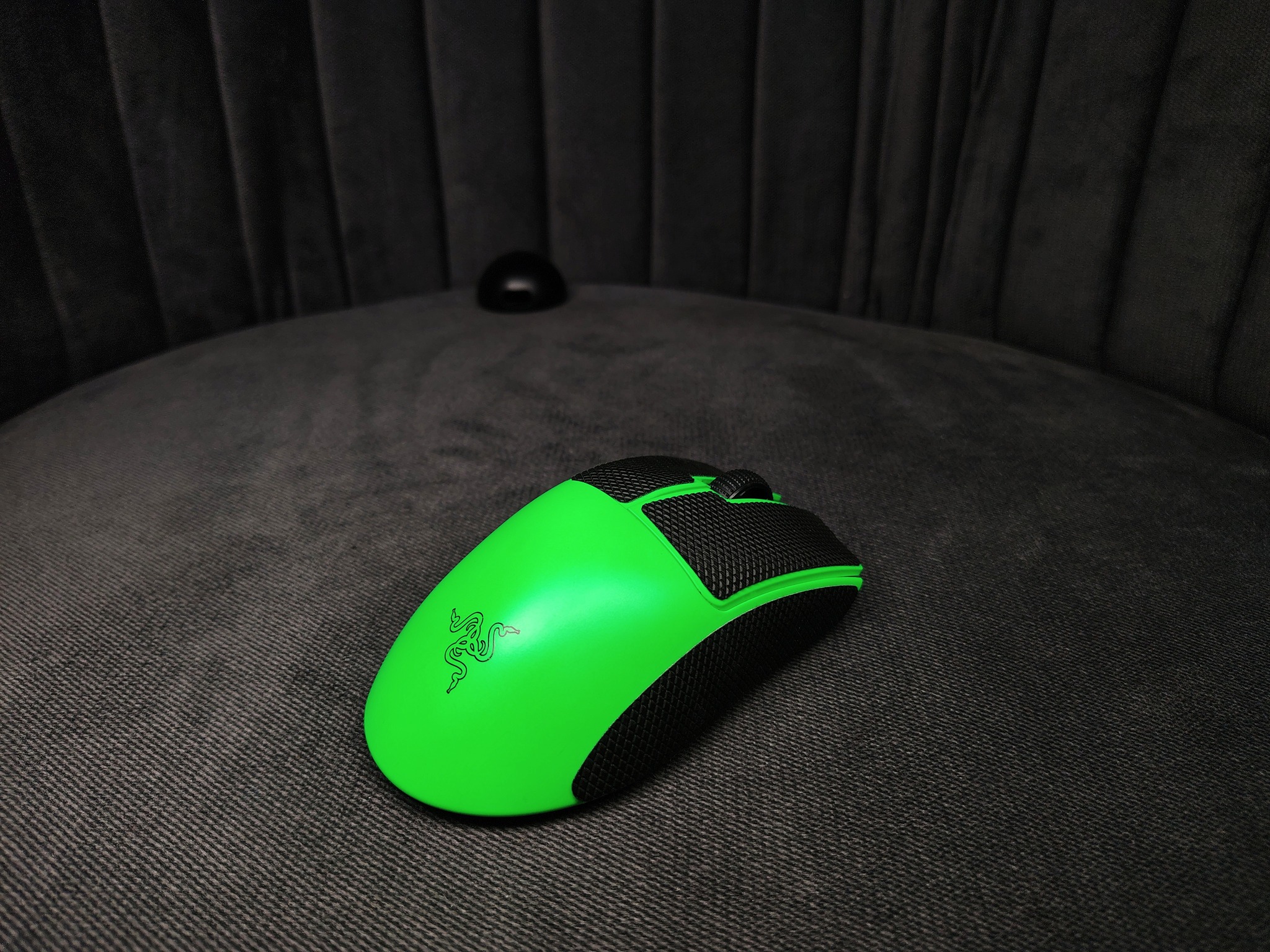 Razer DeathAdder V4 Pro Wireless Gaming Mouse (Green) - Image 4