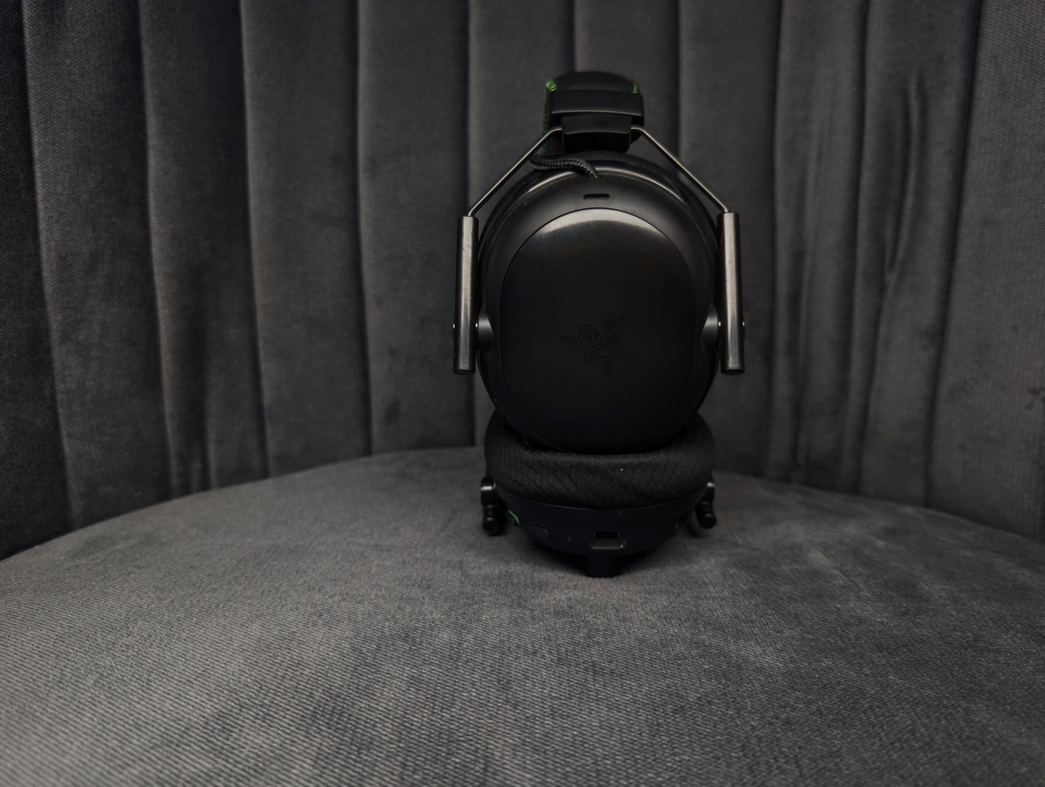 Razer BlackShark V3 Pro Wireless ANC Gaming Headset for PC/Xbox - Image 8