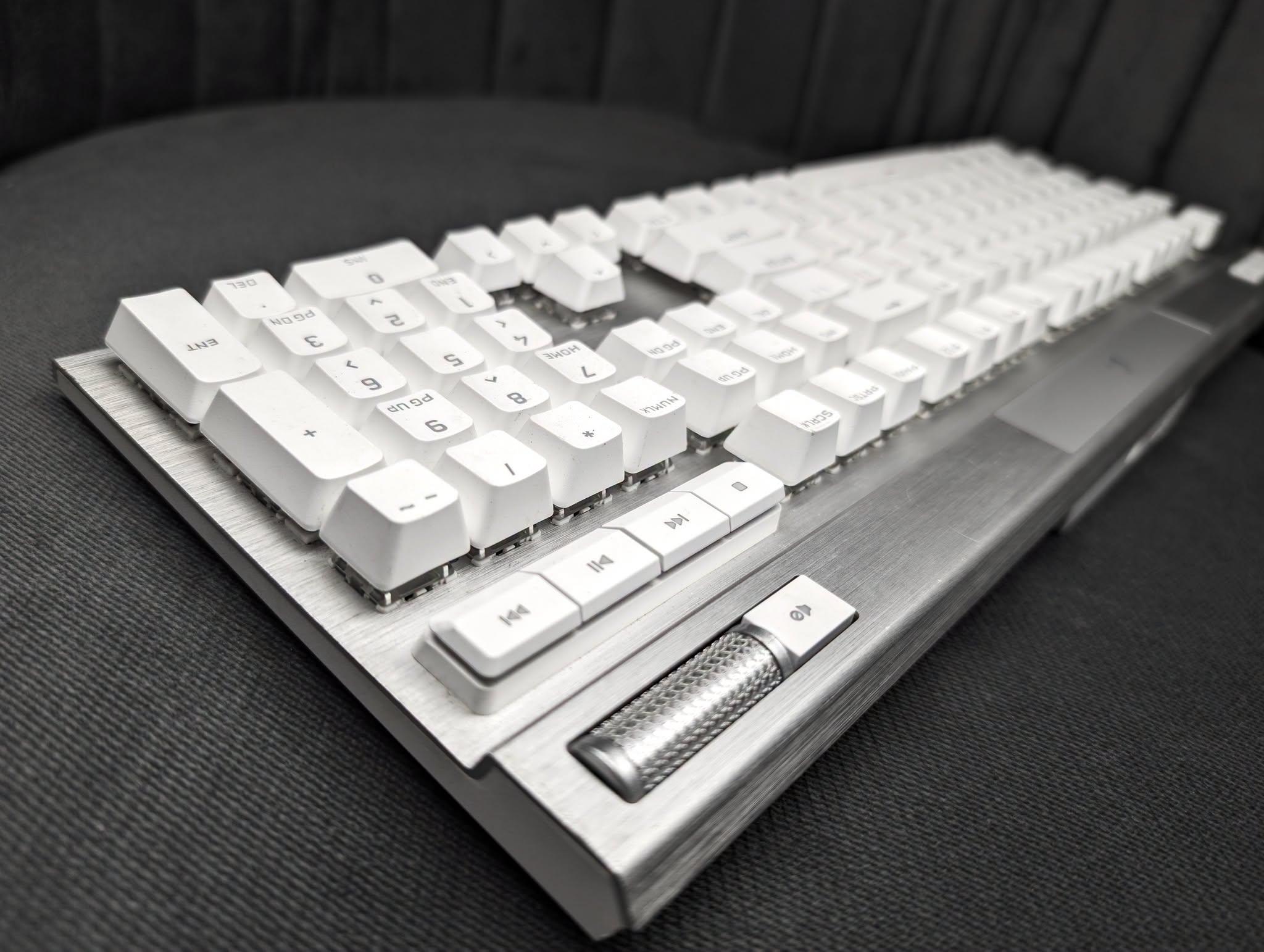 Corsair K70 RGB PRO 8khz Wired Mechanical Gaming Keyboard (White) - Image 5