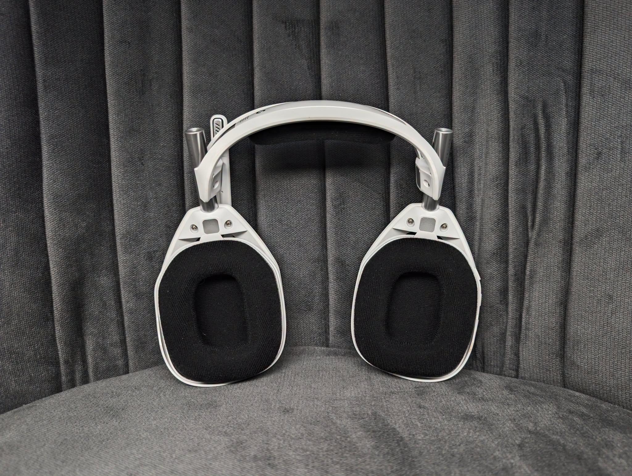 Logitech G Astro A50 X Multi-Platform Wireless Gaming Headset (White) - Image 9