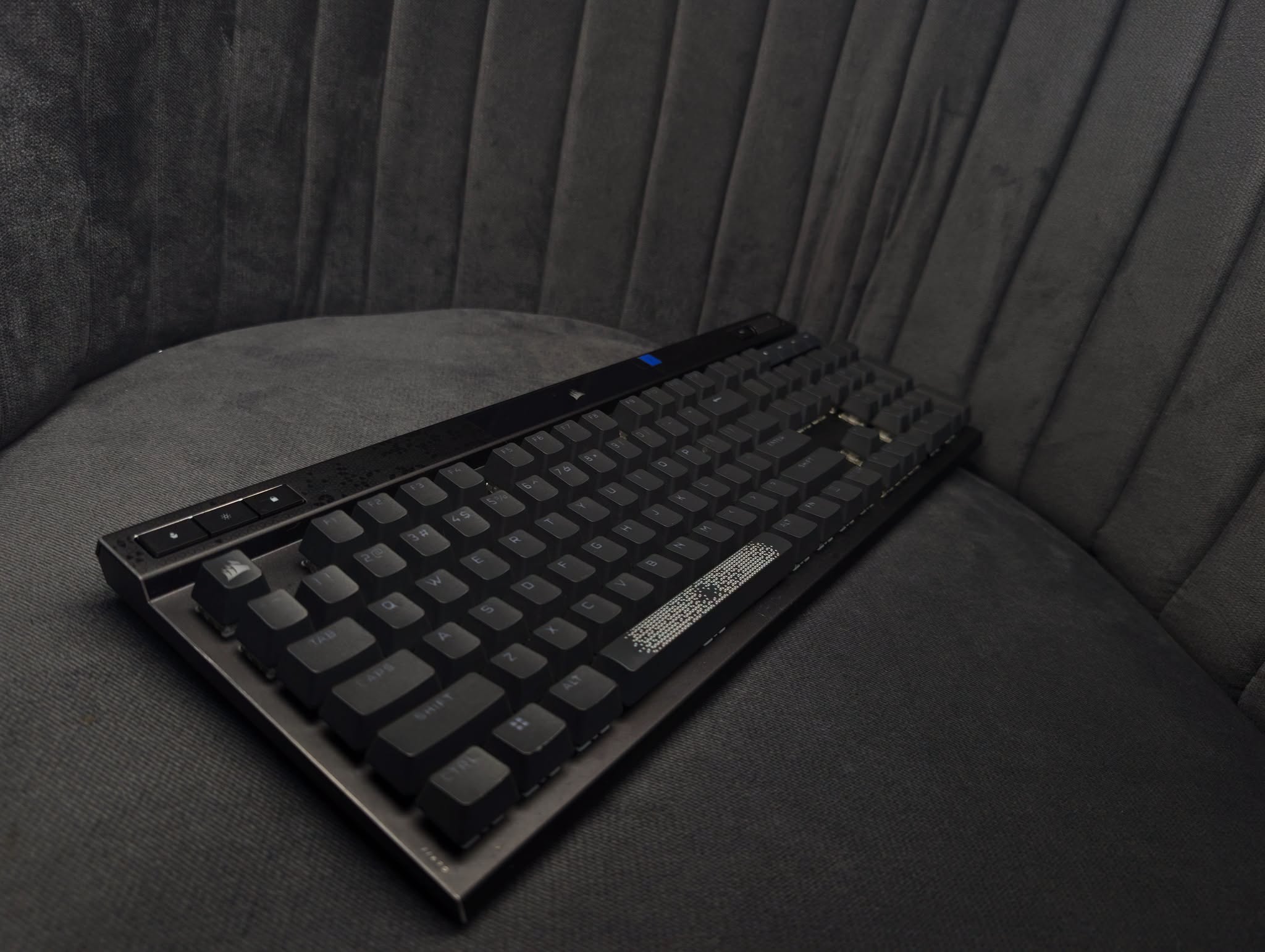 CORSAIR K70 MAX RGB Magnetic Rapid Trigger Gaming Keyboard - Image 3