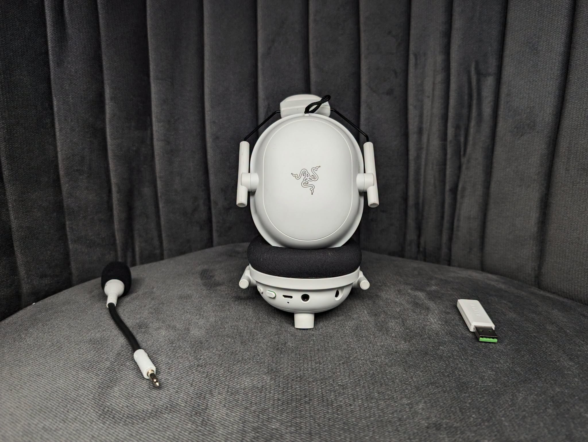 Razer BlackShark V2 Pro Wireless Gaming Headset - Image 4