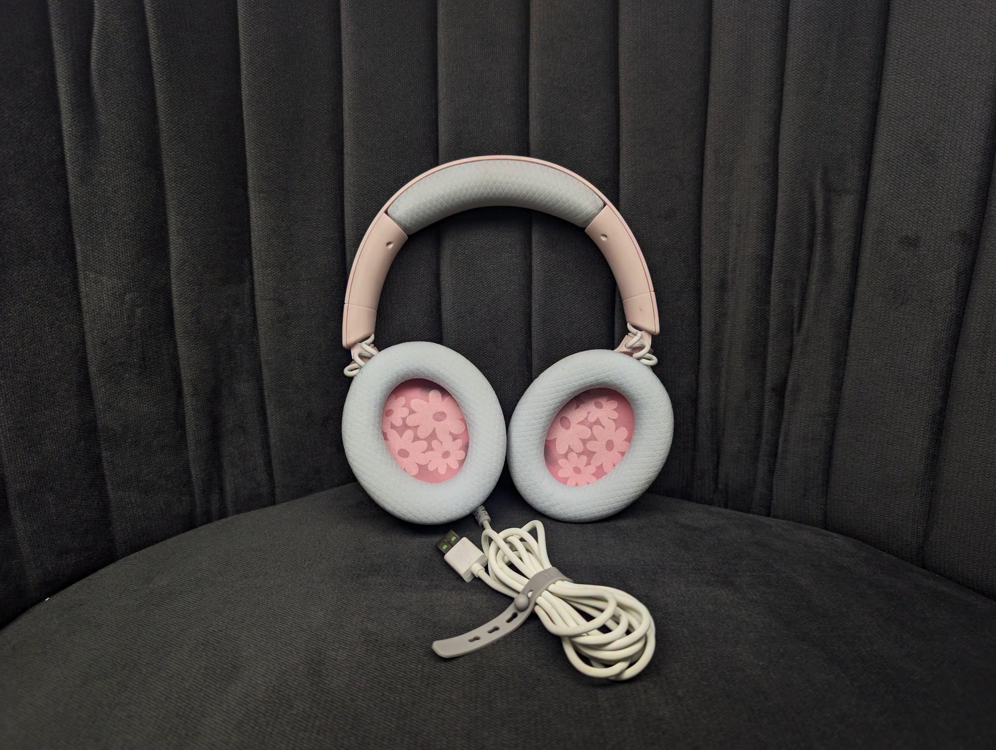 Razer Kraken V4 X Wired Gaming Headset (My Melody Edition) - Image 3