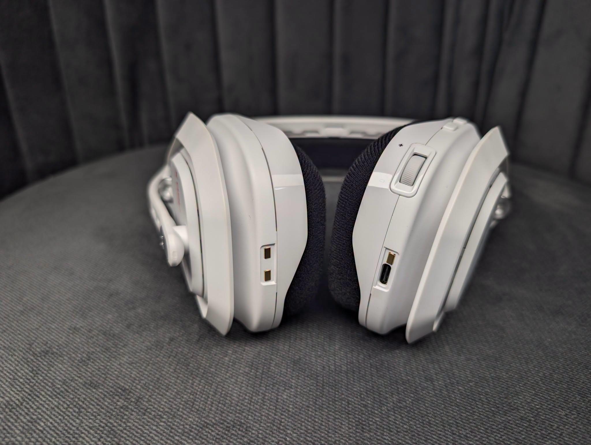 Logitech G Astro A50 X Multi-Platform Wireless Gaming Headset (White) - Image 4