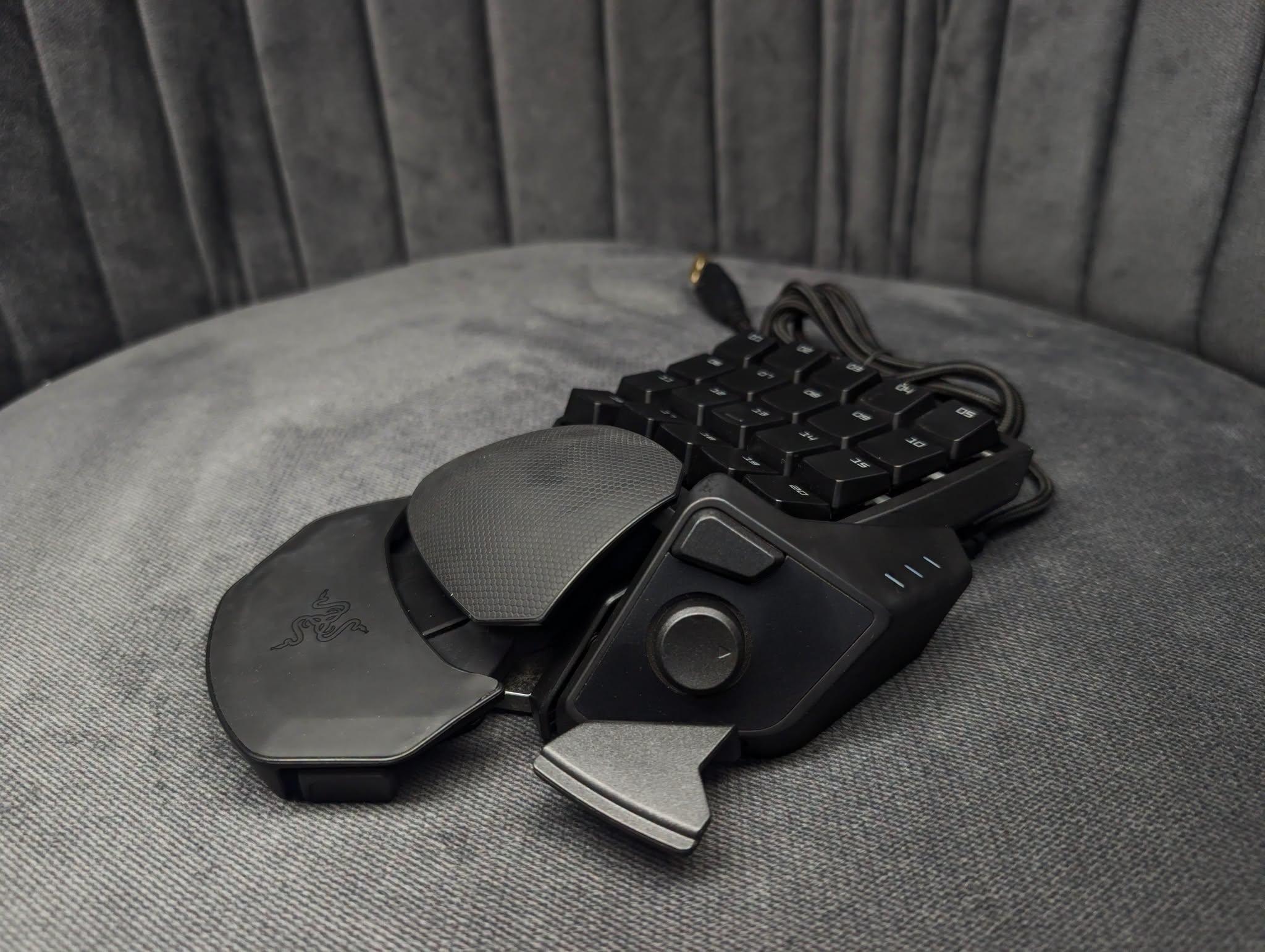 Razer Orbweaver Chroma Stealth Gaming Keypad - Image 3