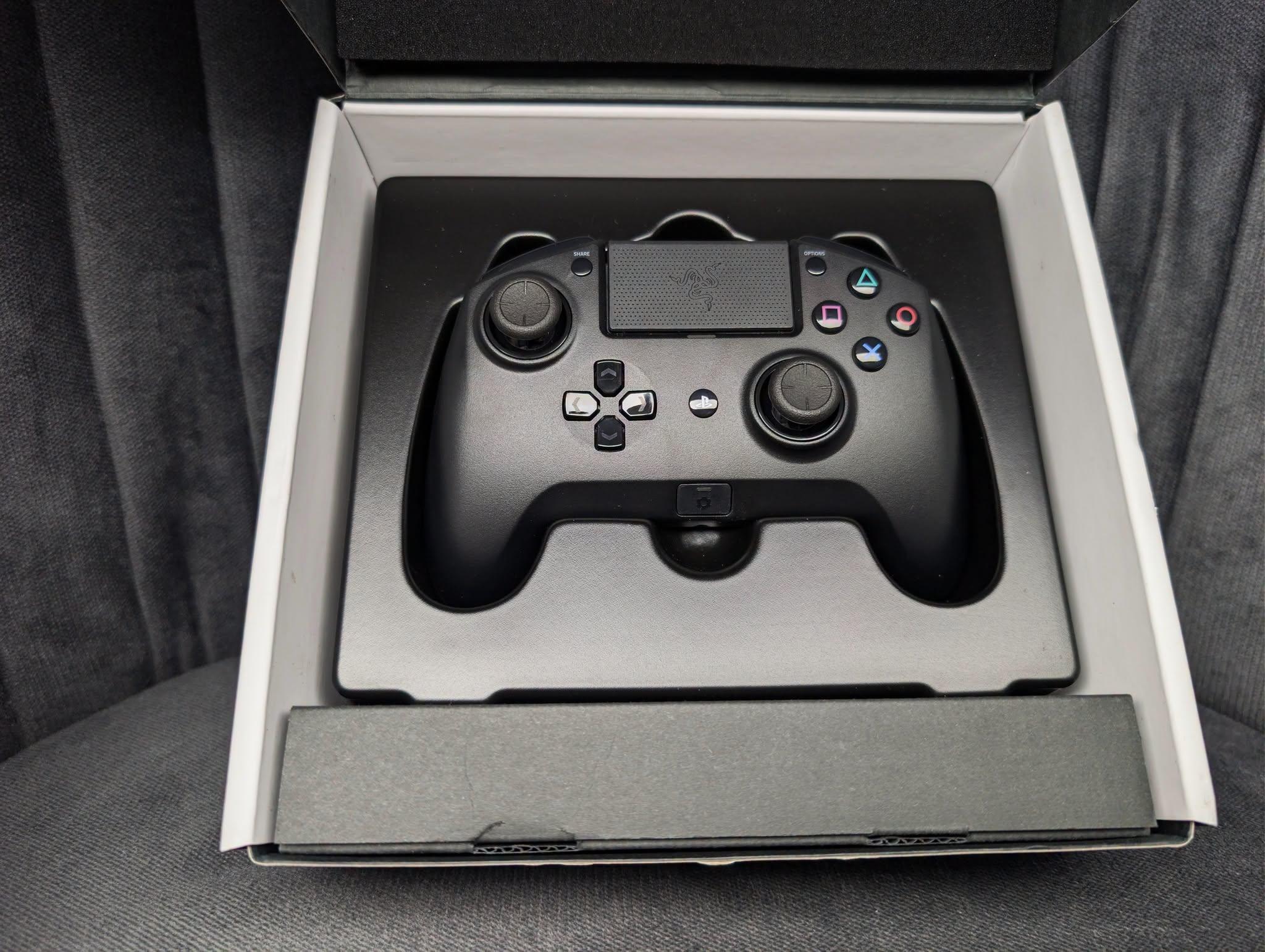 Razer Raiju Tournament Edition - Wireless and Wired Gaming Controller for PS & PC