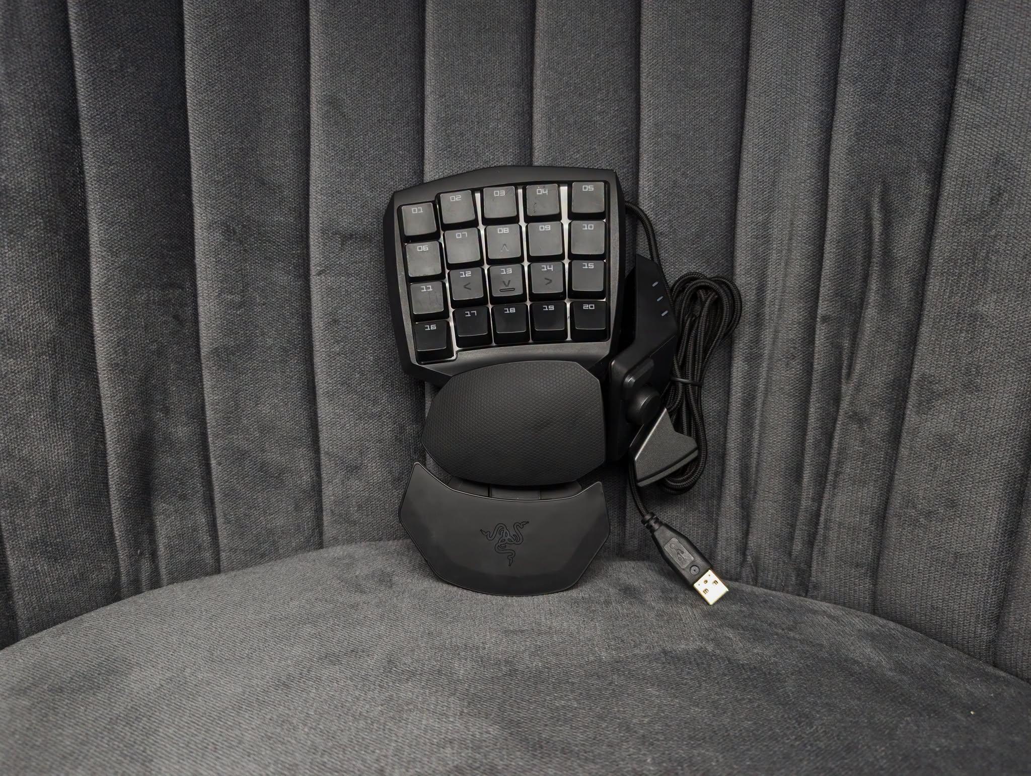 Razer Orbweaver Chroma Stealth Gaming Keypad
